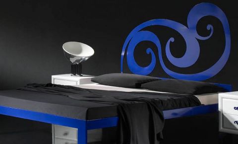 Cabecero de cama con espirales azules